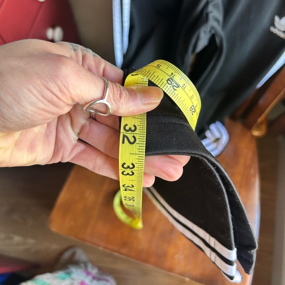 Classic 3 strip Adidas track pants - Picture 3 of 4